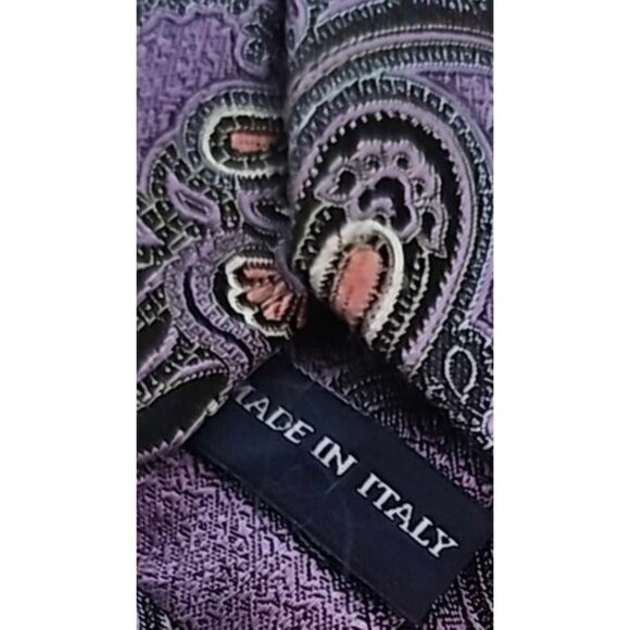 Geoff Nicholson Beautiful Purple Paisley Silk Tie Made in  Geoff Nicholson Beautiful Purple Paisley Silk Tie Made in Italy XL 61\